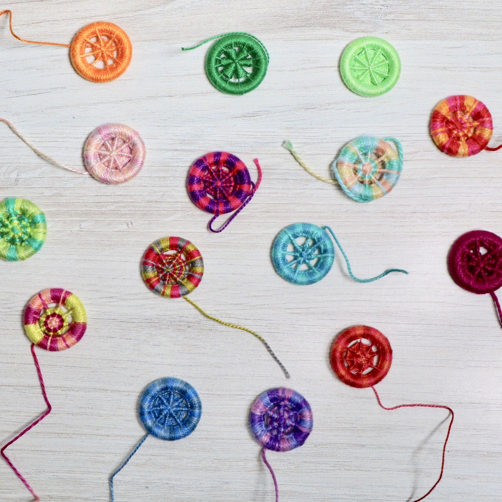 糸ボタンの本　Dorset Ring Buttons(*´꒳`*) Dorset Button Ring Kit with Fabric Journal | westcoastwool